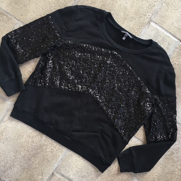 PINK Victoria's Secret Tops - ❤️ Victoria’s Secret Sequin Crewneck